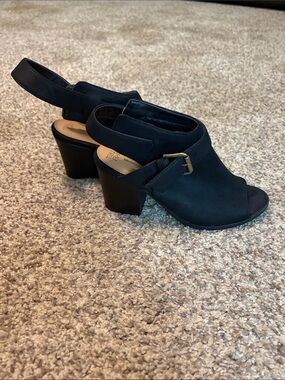 Time and Tru Black Peep-Toe Slingback Block Heel Wedges